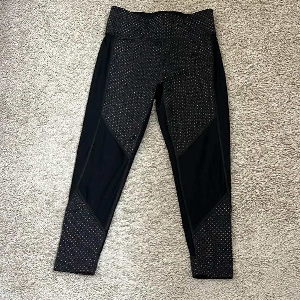 Athletic cropped yoga pants